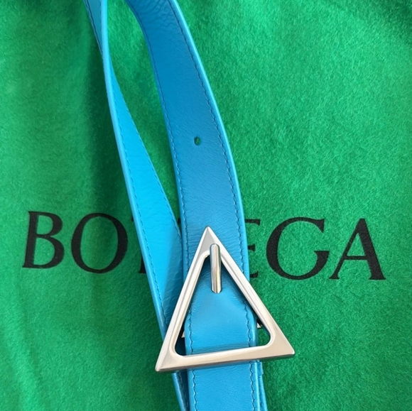 Bottega veneta medium Intreccio leather cross-body bag/ box and dust bag inc - Picture 7 of 9